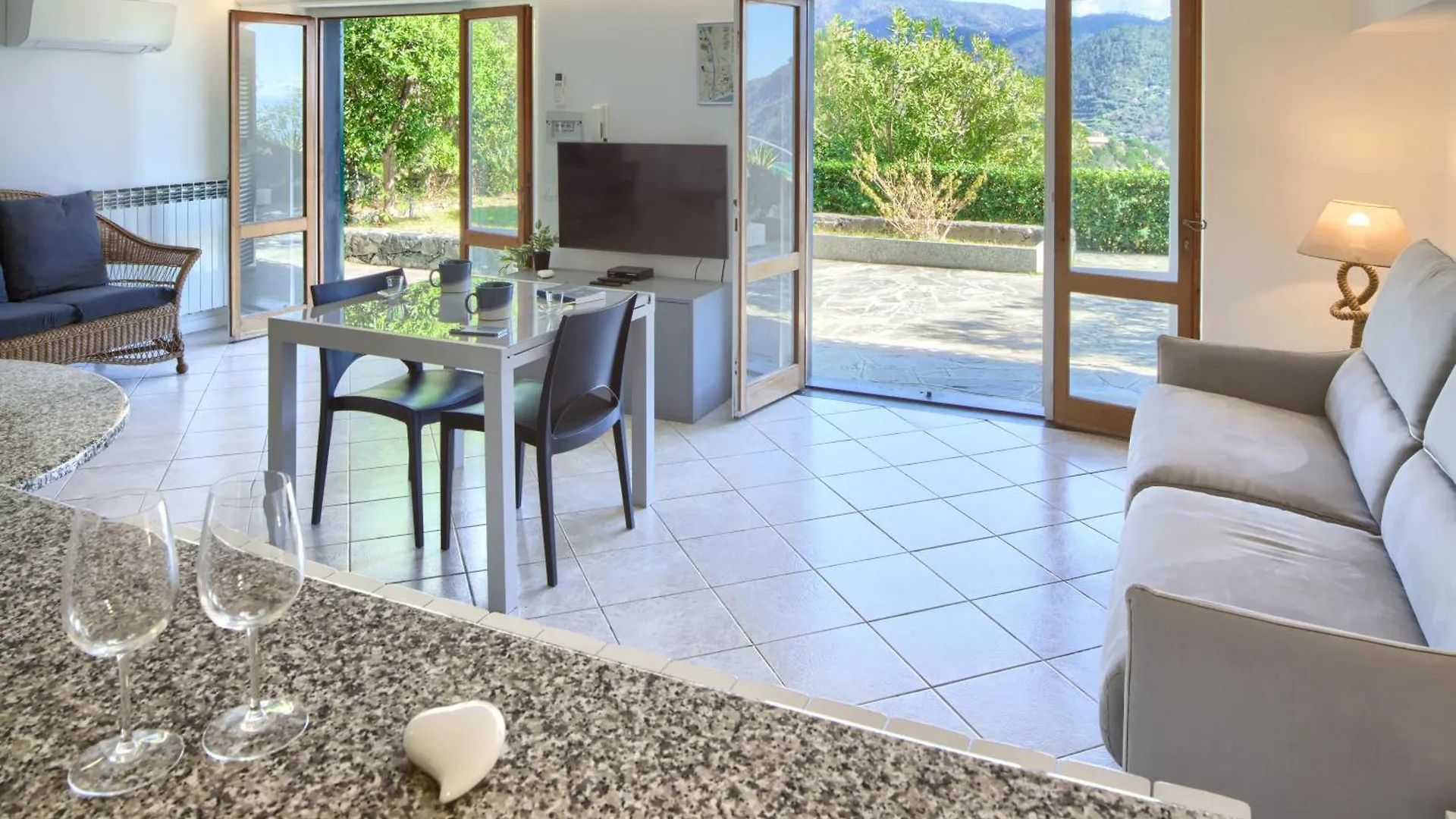 Giardino Sul Mare House - Levanto Sea View Апартаменты